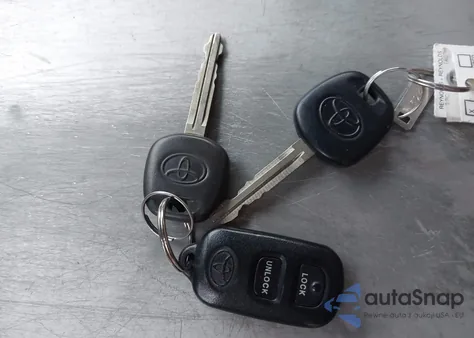 1999 Toyota Sienna Xle from USA, damaged, VIN 4T3ZF13C6XU128606